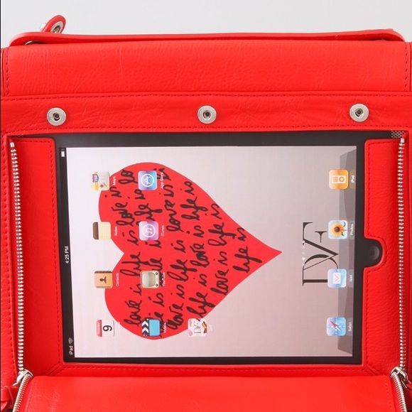 DVF Harper Connect Purse - Picture 3 of 4