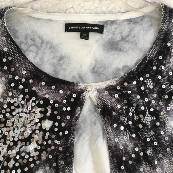 3/4 Length Print Express Cardigan - Picture 2 of 3