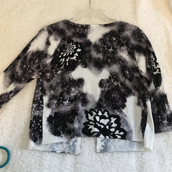 3/4 Length Print Express Cardigan - Picture 3 of 3