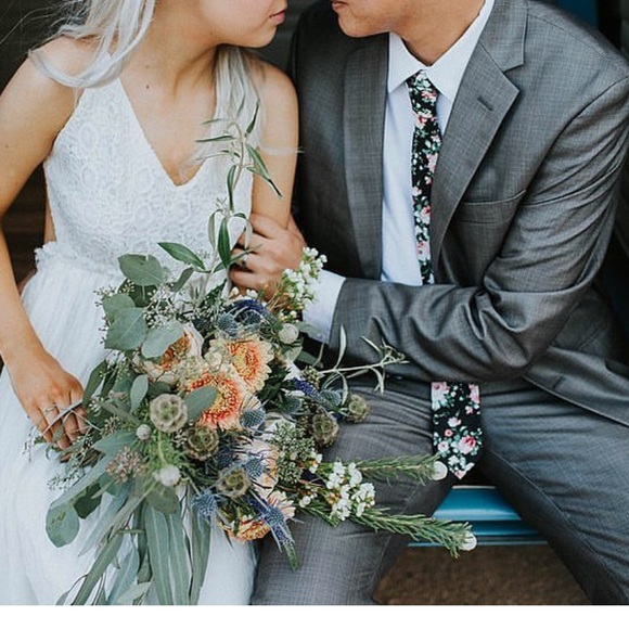 Men floral tie tie 👔! - Picture 5 of 5