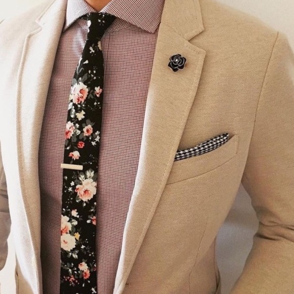 Men floral tie tie 👔! - Picture 4 of 5