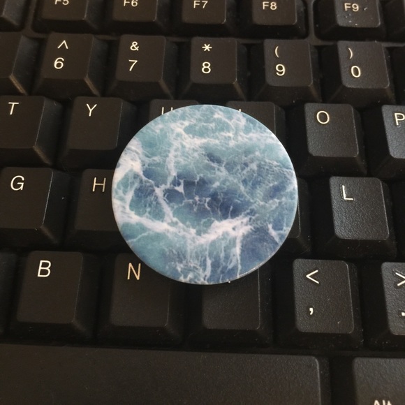 Clear hard iPhone 7 / 7 Plus case and glass - Picture 3 of 4