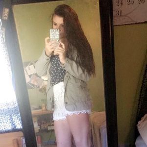 Meet your Posher, Danielle