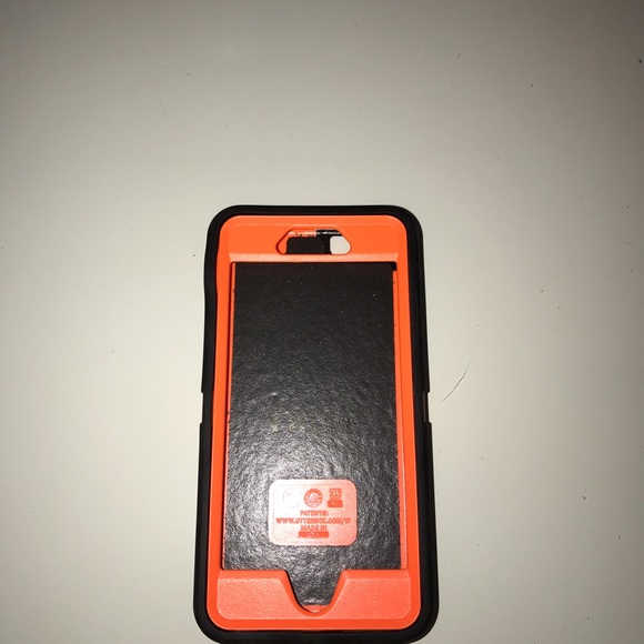 SOLD OtterBox- Camo - Picture 2 of 4