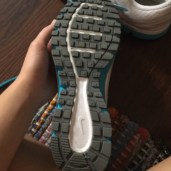 Nike - Picture 2 of 3