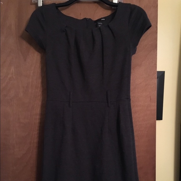 Dark grey dress - Picture 1 of 3
