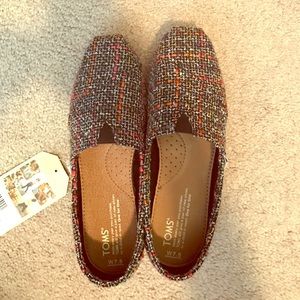 NWT Black & pink toms!