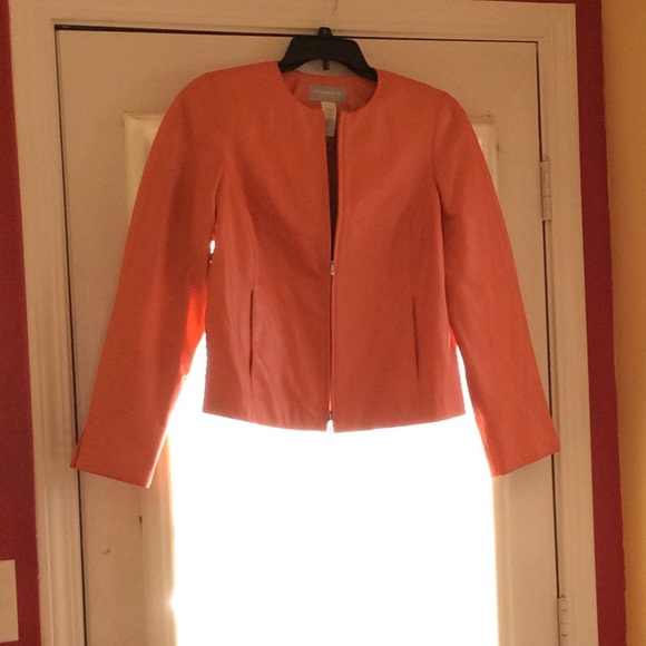 Short leather jacket