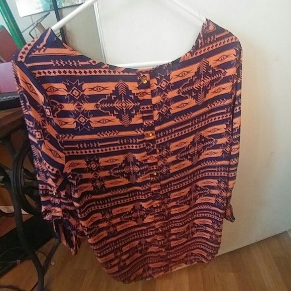 Aztec blouse - Picture 3 of 3