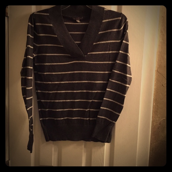 Gap V neck sweater