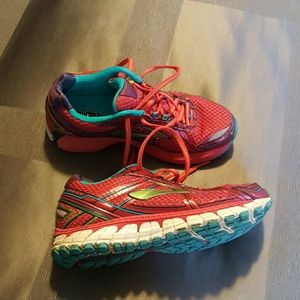 Brooks GTS 15 Running Shoes.