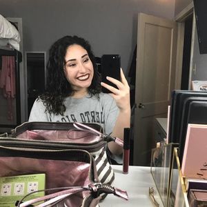 Meet your Posher, Tabitha