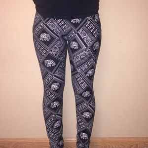 Color Black/White Elephant Bandana Leggings