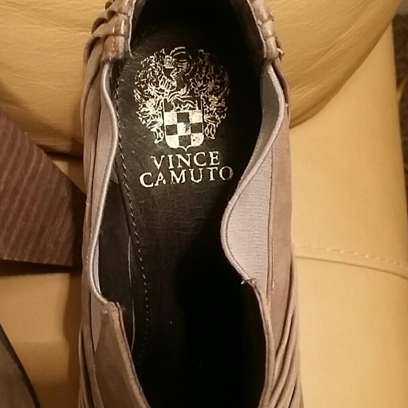 3 Days Only. Vince Camuto Booties - Picture 3 of 8