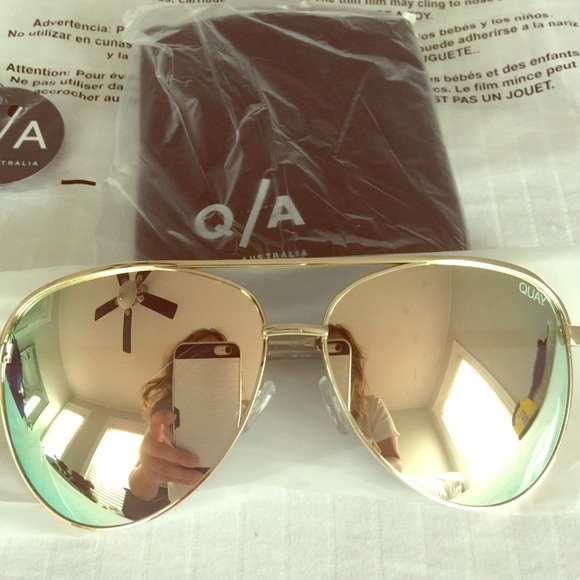 Quay Vivienne Sunglasses