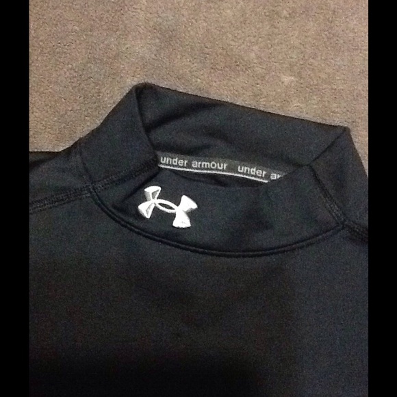 Small under armor stay cool top