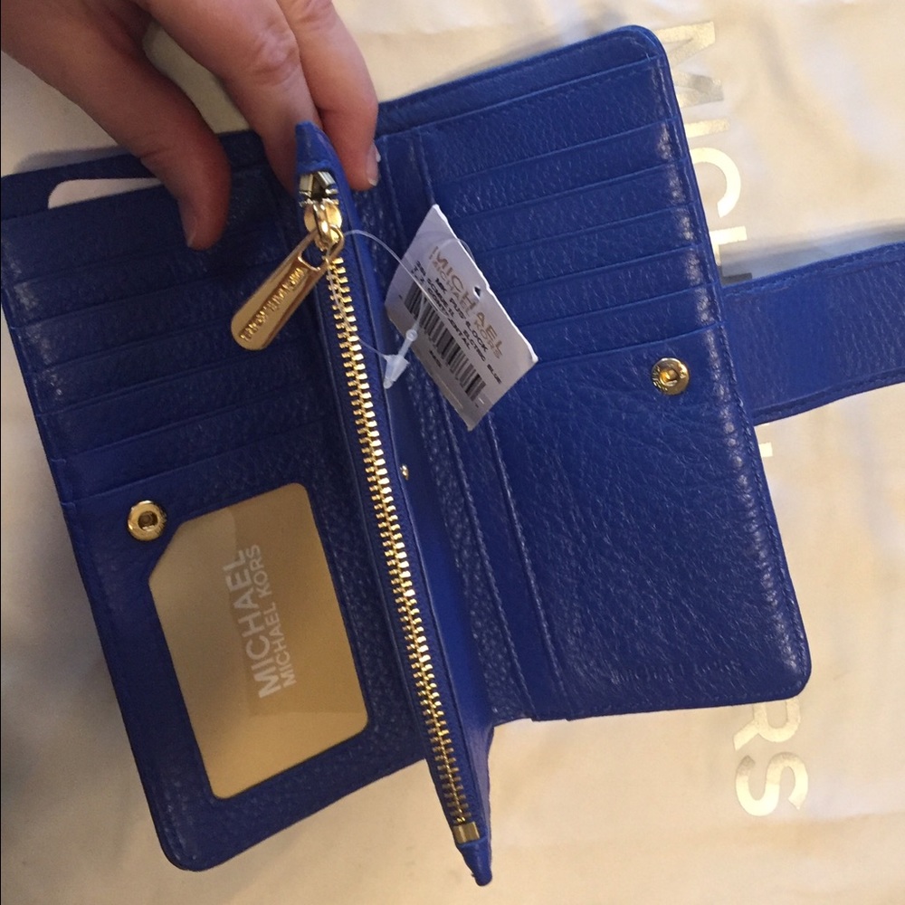 Michael Kors wallet blue pebble