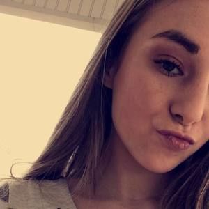 Meet your Posher, Carolina