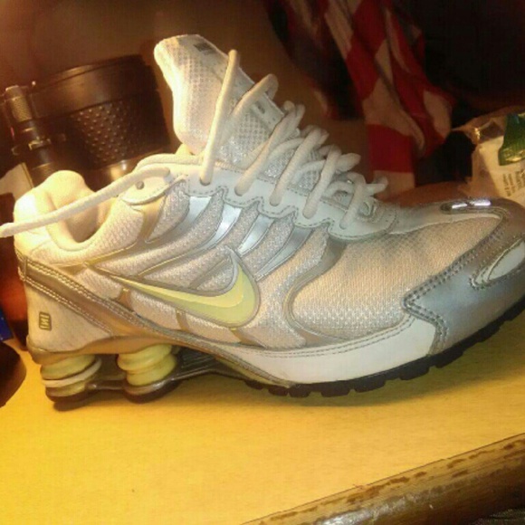 Size 6Y Nike shox