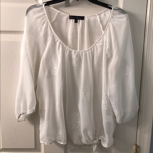 NWOT White Flowy Embroidered Top