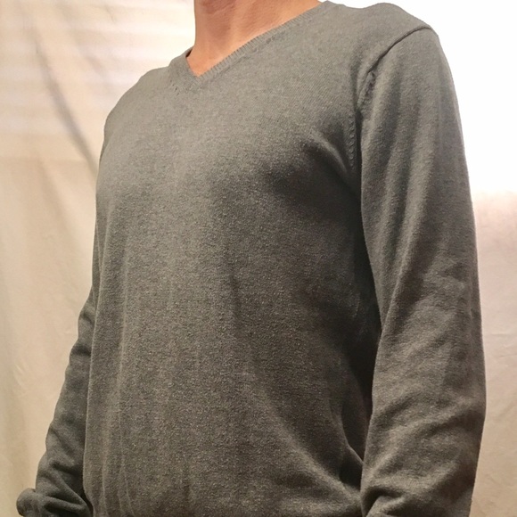 Gray V-neck H&M Sweater - Picture 1 of 2