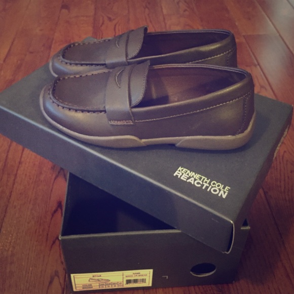 Kenneth Cole Boys Shoes