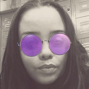Meet your Posher, Antonia