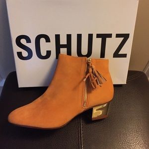 Schultz Francine Bootie in Nugget Nubuck