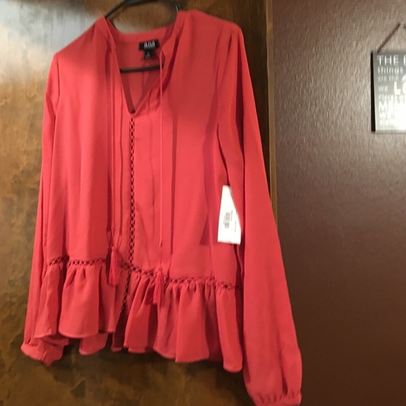 New with tags blouse - Picture 2 of 2