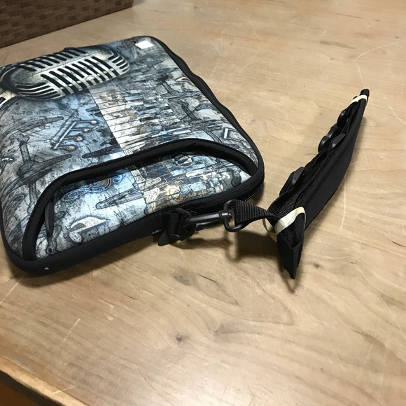 Designer Sleeves Melomania MacBook Pro 13" Sleeve - Picture 3 of 3