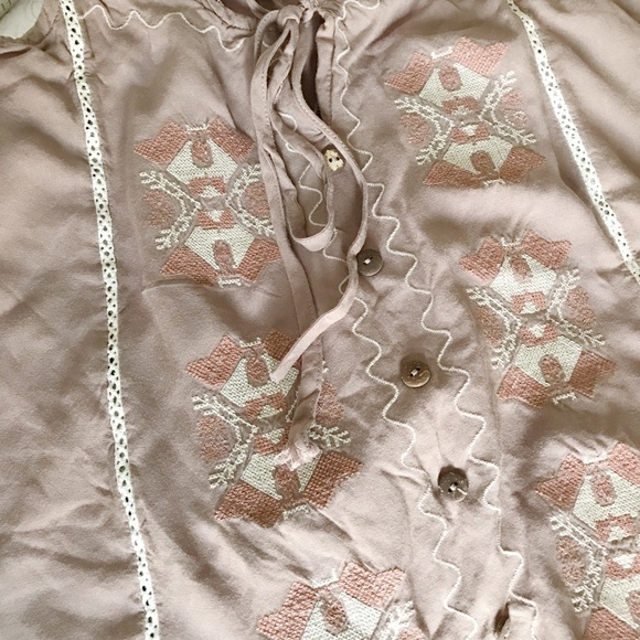 Beautiful strap top - Picture 2 of 2