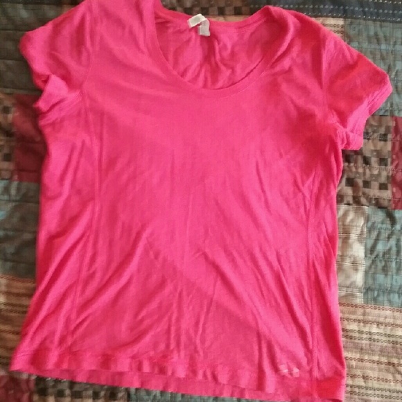 SOLD  Womens Under Armour t-shirt