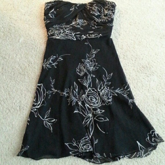 WHBM black/white chiffon floral strapless dress
