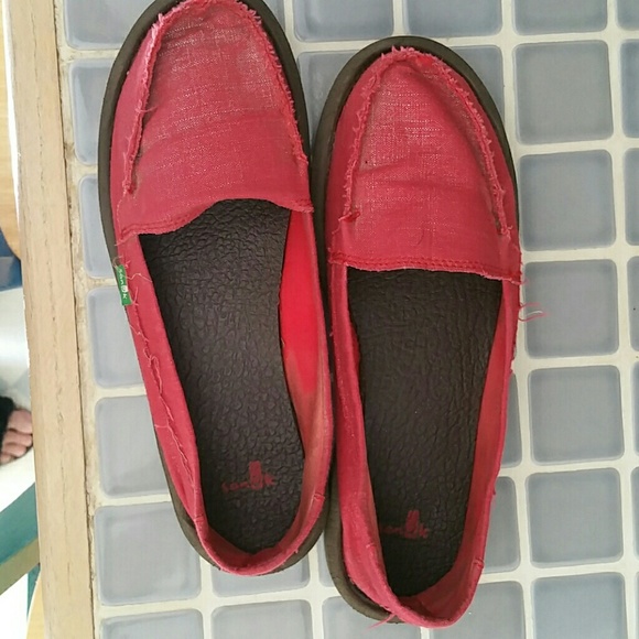 Sanuk shoes