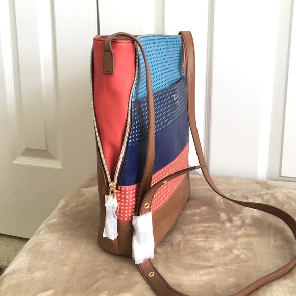 Relic Emma Bucket Stylish Crossbody Bag - Picture 2 of 4