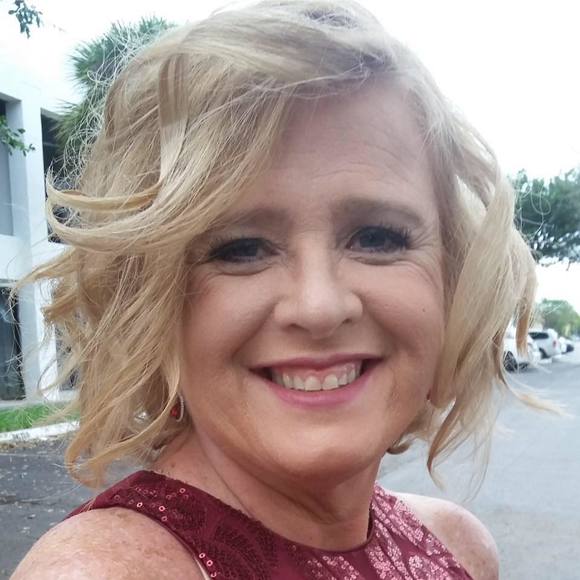 Meet your Posher, Debbe - Picture 1 of 1