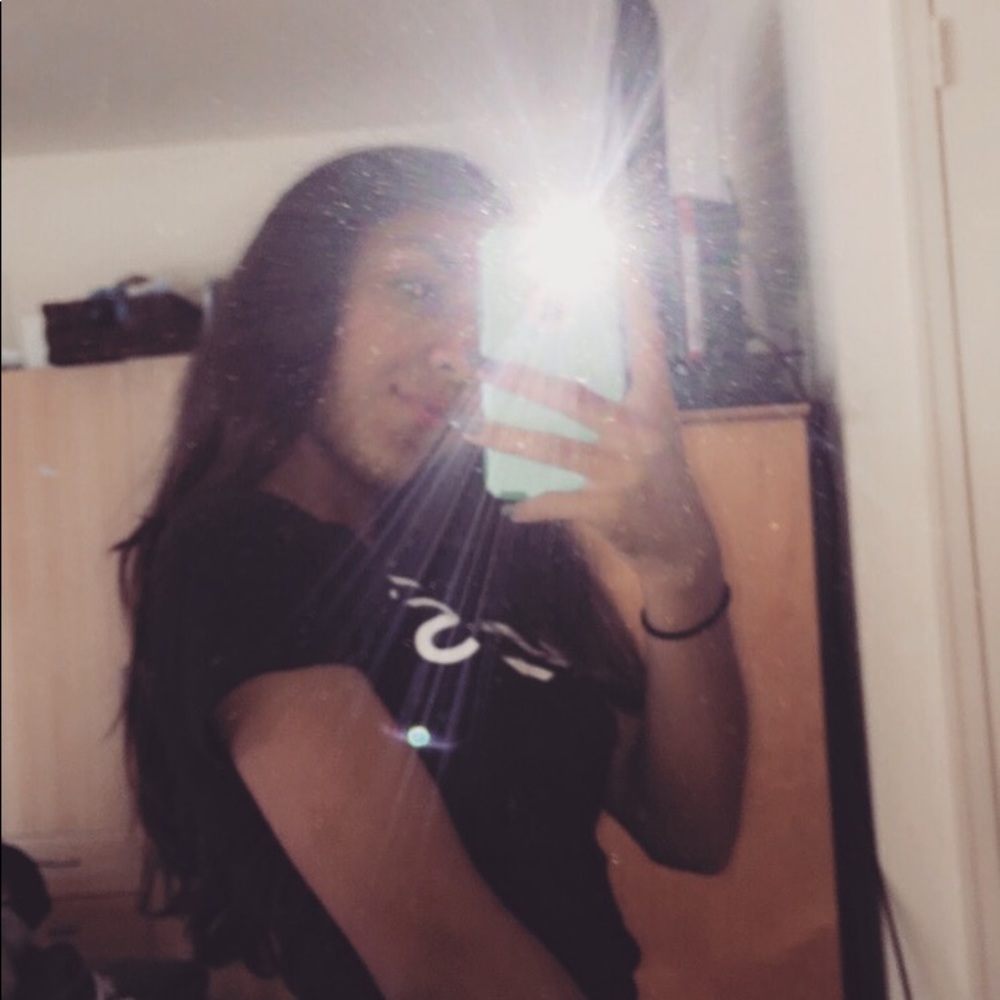 Meet your Posher, Dina