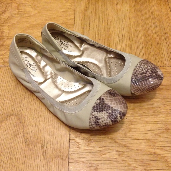 Comfy ballet flats with snakeskin toe