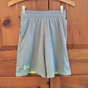 UA Boys Loose fit Shorts