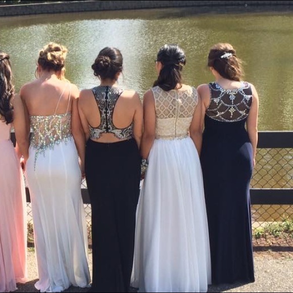 Prom dress - Picture 4 of 4