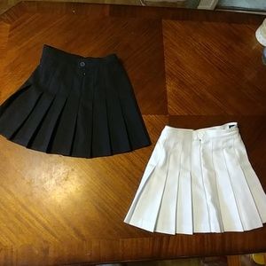 2 American apparel skirts extra small black/ white