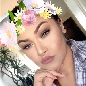 Meet your Posher, Danyelle