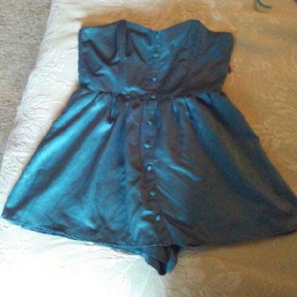 Strapless romper