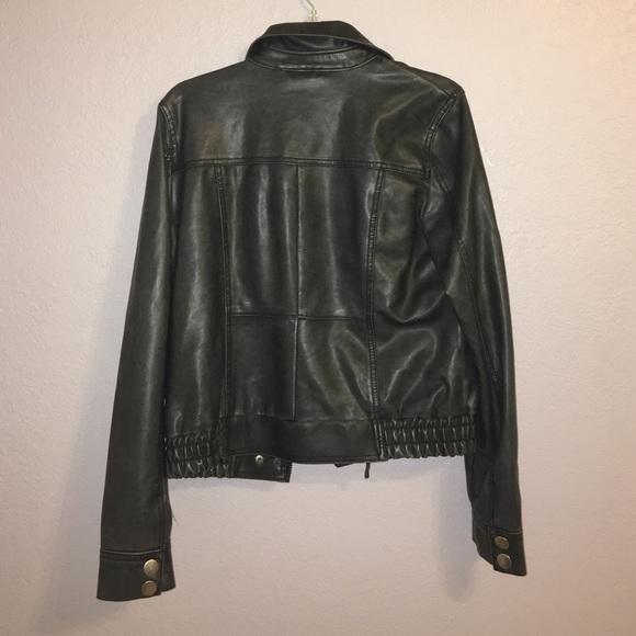 Black Jacket - Picture 3 of 4