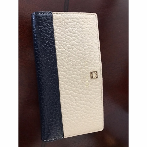 Navy & Ivory Kate Spade ♠️ Wallet
