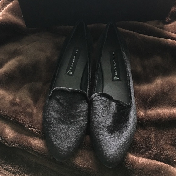 Black Steve Madden flats