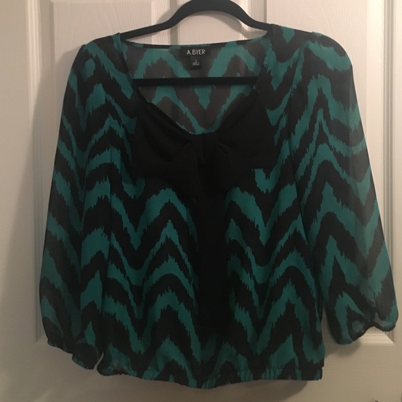 Chevron Top