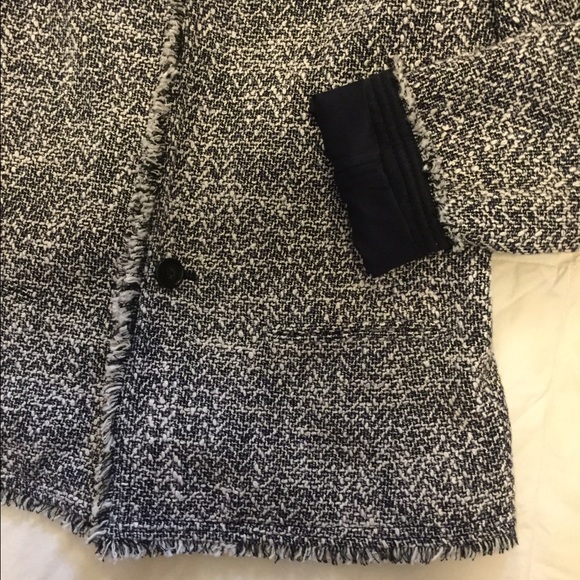 EUC Ann Taylor Navy Refined Tweed Blazer - Picture 4 of 4