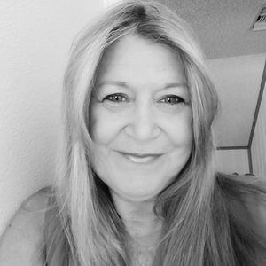 Meet your Posher, Lana