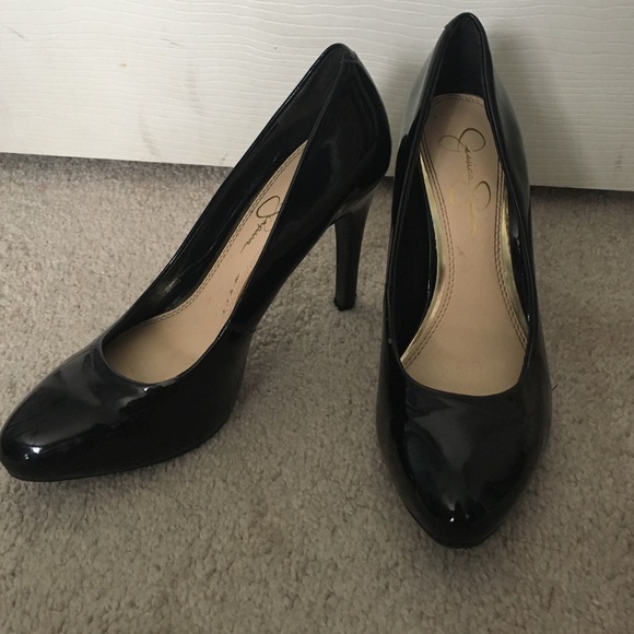 Black Jessica Simpson pumps